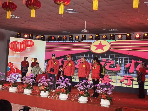 密云区十里堡镇退役军人服务站开展“聚力前行谱华章 祥蛇贺岁迎春晖”主题文艺汇演活动。.jpg